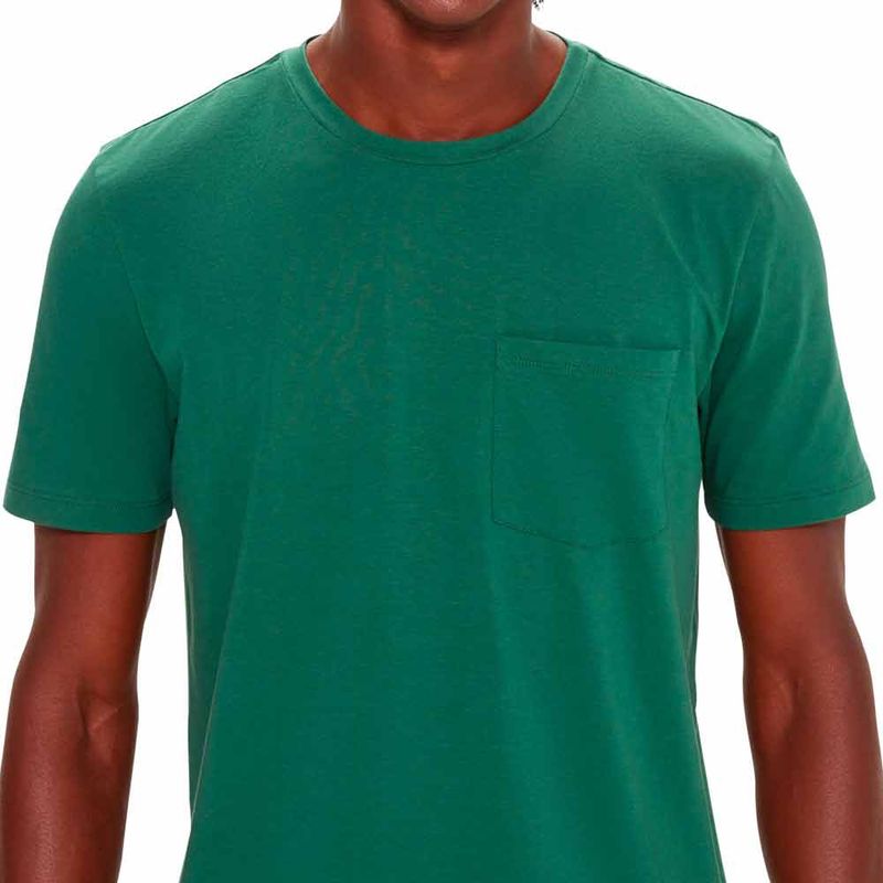 camiseta-masculina-basica-verde-detalhe