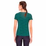 camiseta-feminina-overloque-ondas-verde-costas
