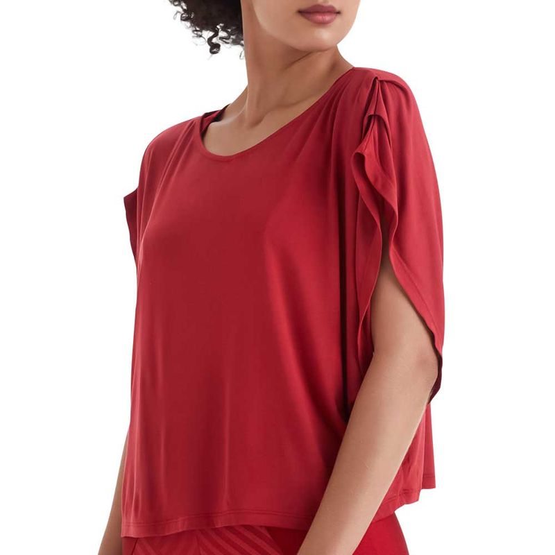 camiseta-feminina-manga-curta-tracos-vermelha-detalhe