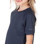 camiseta-feminina-infantil-azul-noturno-detalhe