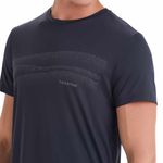 camiseta-masculina-manga-curta-refletiva-preta-detalhe