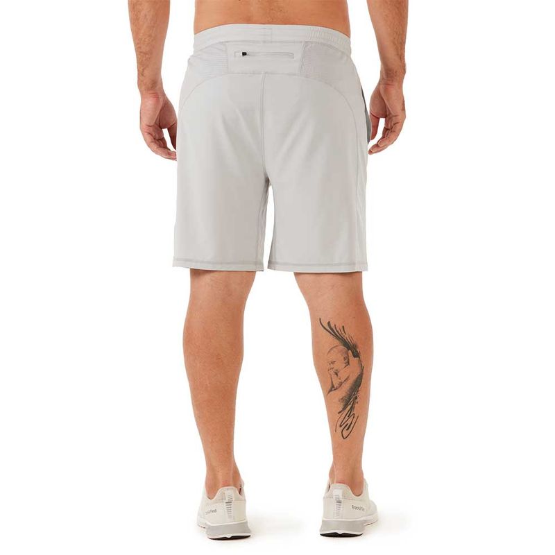 shorts-masculino-longo-stretch-cinza-prata-para-treinar-costas