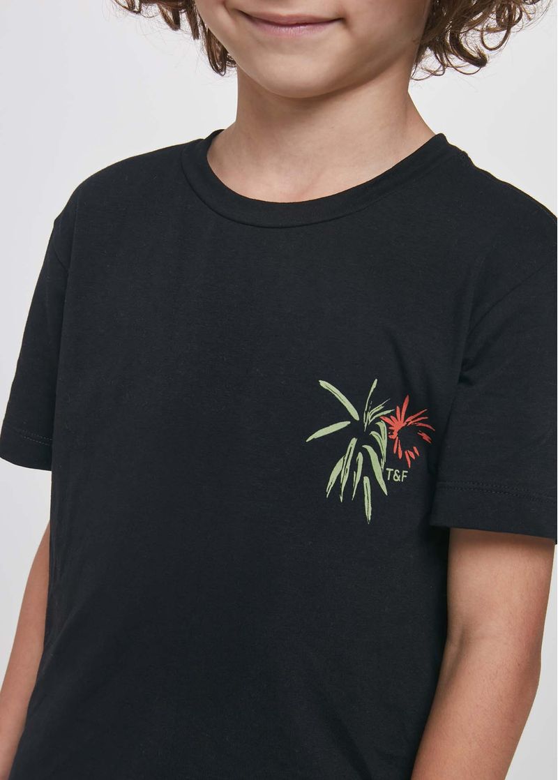 camiseta-masculina-silk-flor-kids-preta-para-praia-detalhe