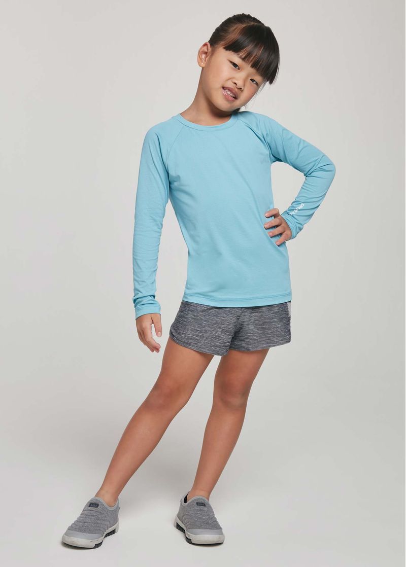 camiseta_infantil_unissex_manga_longa_uv_mesh_ceu_para_praia_inteira_menina
