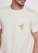 camiseta_masculina_silk_araras_sal_para_praia_detalhe