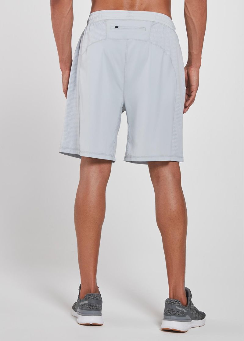 shorts_masculino_longo_stretch_cinza_prata_para_treinar_costas