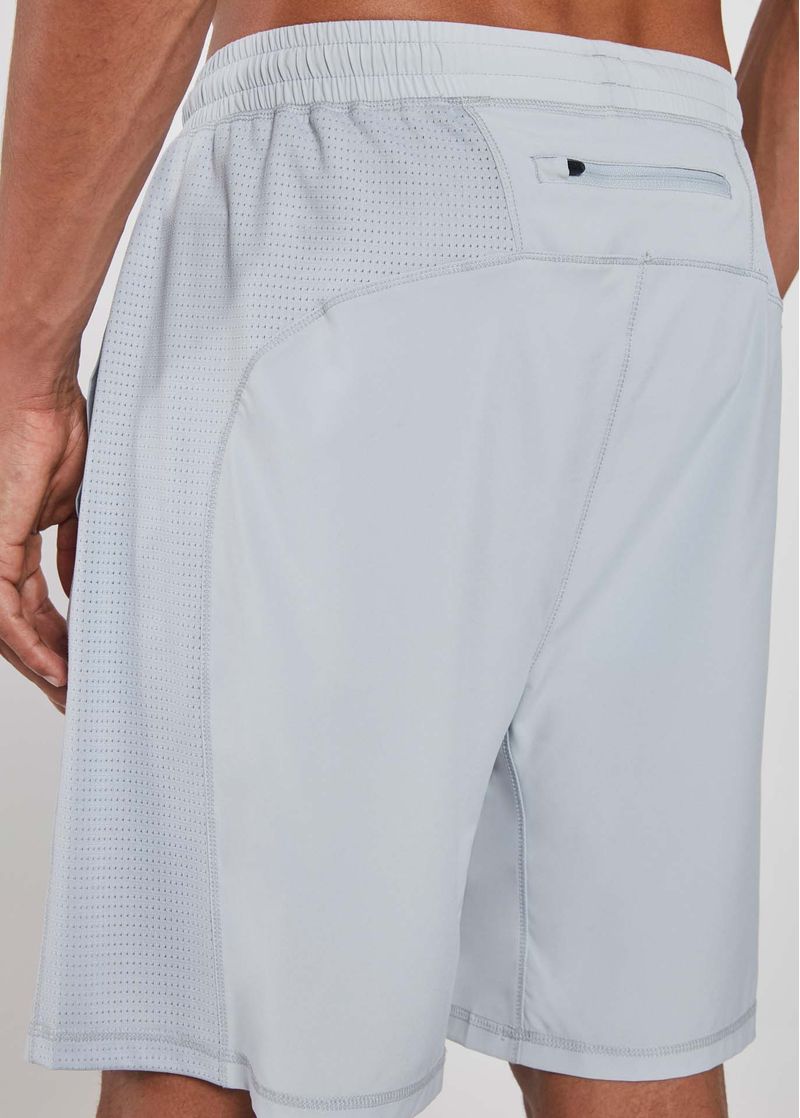 shorts_masculino_longo_stretch_cinza_prata_para_treinar_detalhe