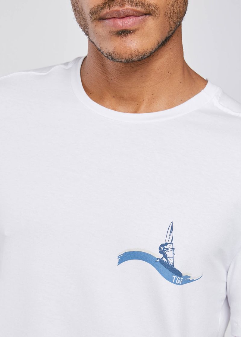 camiseta_masculina_manga_curta_windsurf_frente_para_praia_detalhe