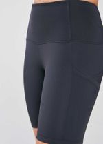 bermuda_feminina_slim_yoga_preta_detalhe