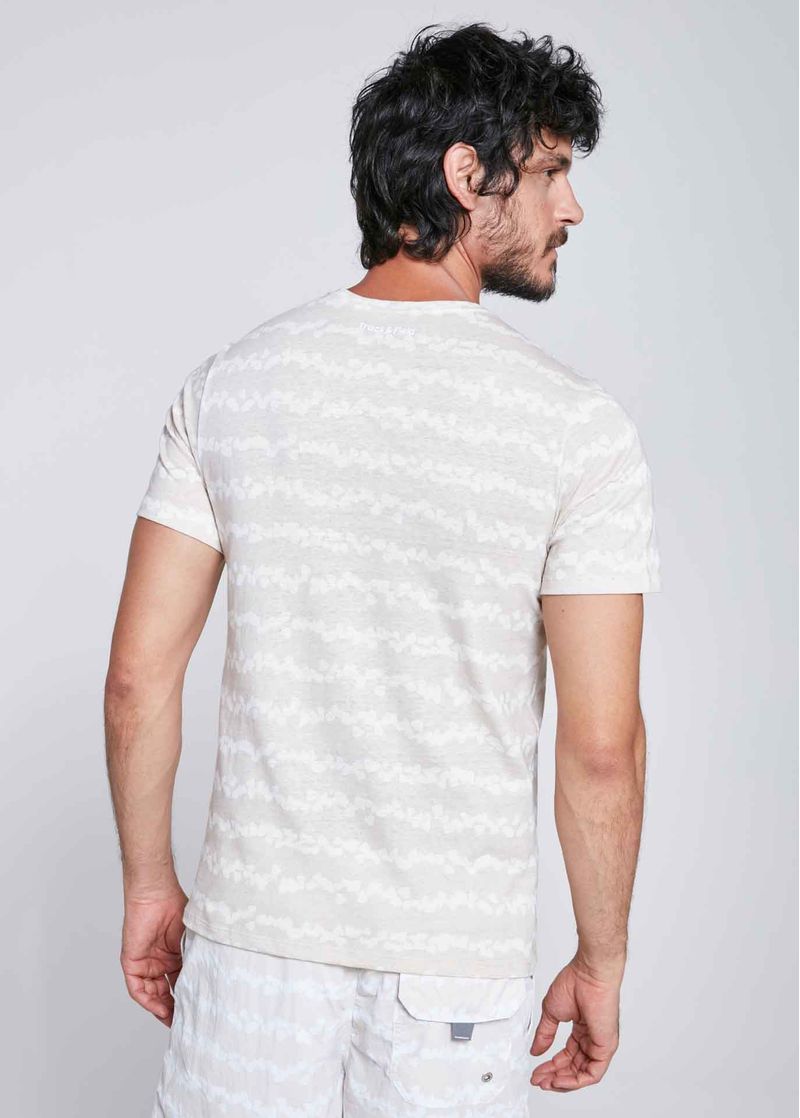 camiseta_masculina_manga_curta_estampada_destino_off_white_para_praia_costas