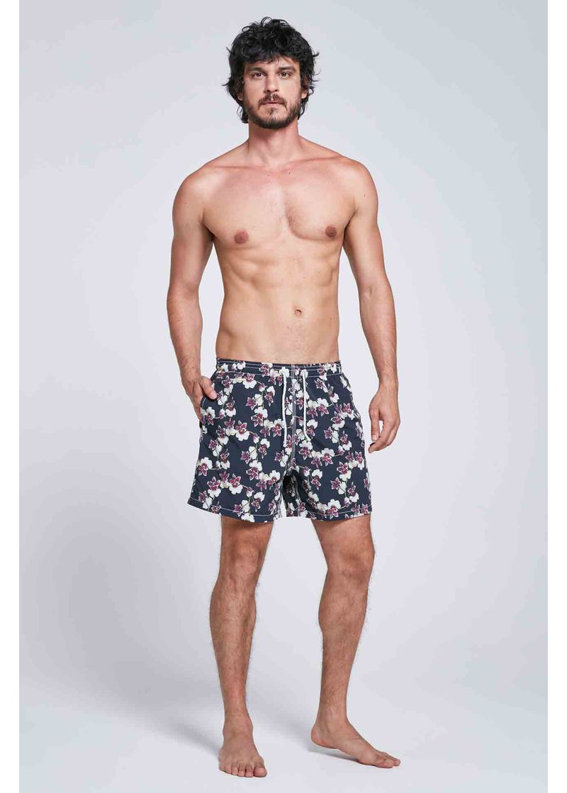 shorts_masculino_medio_estampado_beach_orquidea_para_praia_inteira