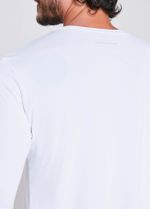 camiseta_masculina_manga_longa_antiviral_branca_para_correr_detalhe
