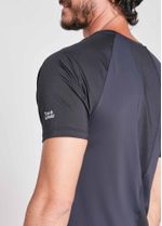 camiseta_masculina_manga_curta_conexao_para_treinar_detalhe