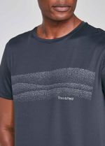 camiseta_masculina_manga_curta_refletiva_preta_para_correr_detalhe