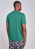 camiseta_masculina_basica_verde_para_praia_costas