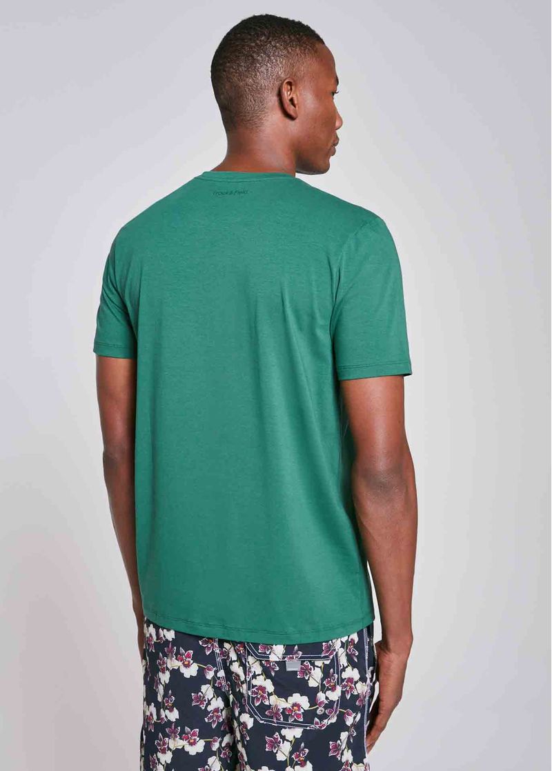 camiseta_masculina_basica_verde_para_praia_costas