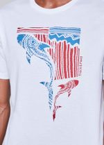 camiseta_masculina_manga_curta_coolcotton_tubaroes_para_praia_detalhe