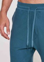 bermuda-masculina-recortada-yoga-anoitecer-azul-detalhe