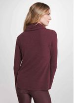 camiseta_feminina_manga_longa_gola_uva_cinza_para_o_dia_a_costas