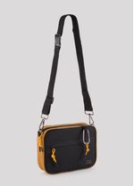 bolsa_versatil_preto_caramelo_para_hiking_caminhada_outro_lado