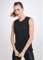 regata_feminina_slim_elemento_preto_para_treinar_frente