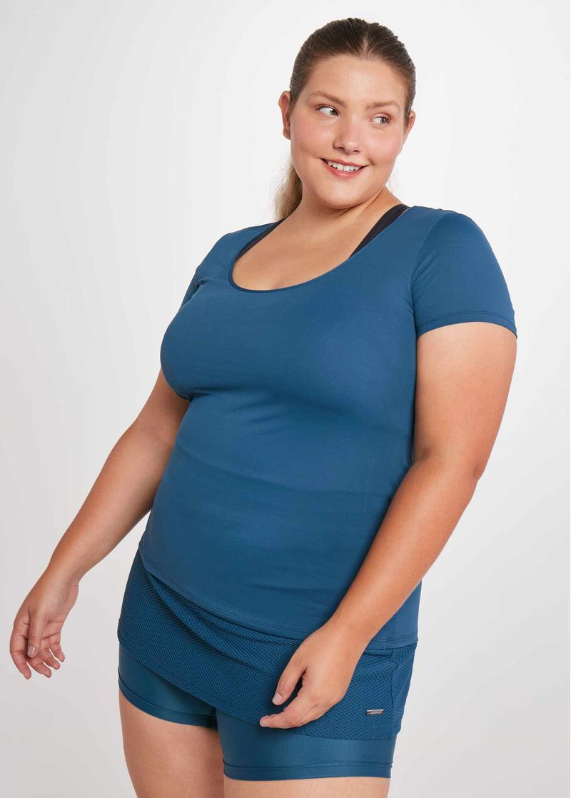 camiseta_feminina_manga_curta_gota_noite_para_correr_frente_plus_size