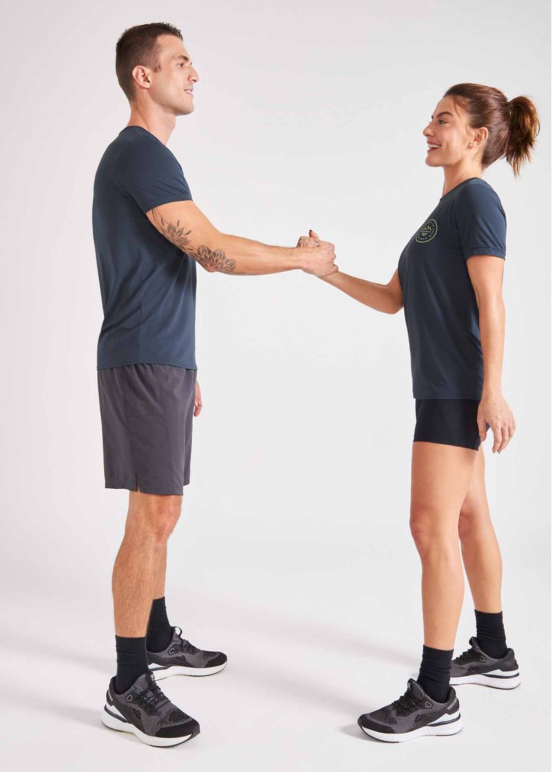 camiseta_unissex_thermodry_caminhos_azul_noturno_inteira_casal