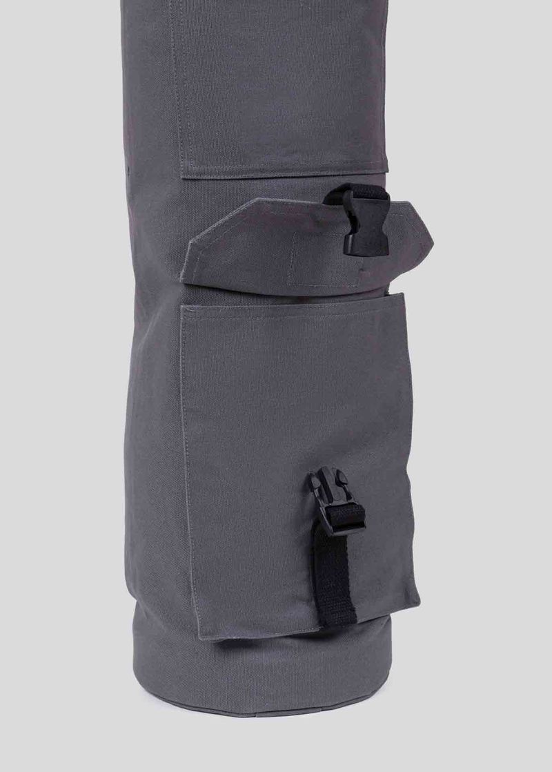 bolsa_para_tapete_yoga_cinza_alca_regulavel_still_detalhe_bolso