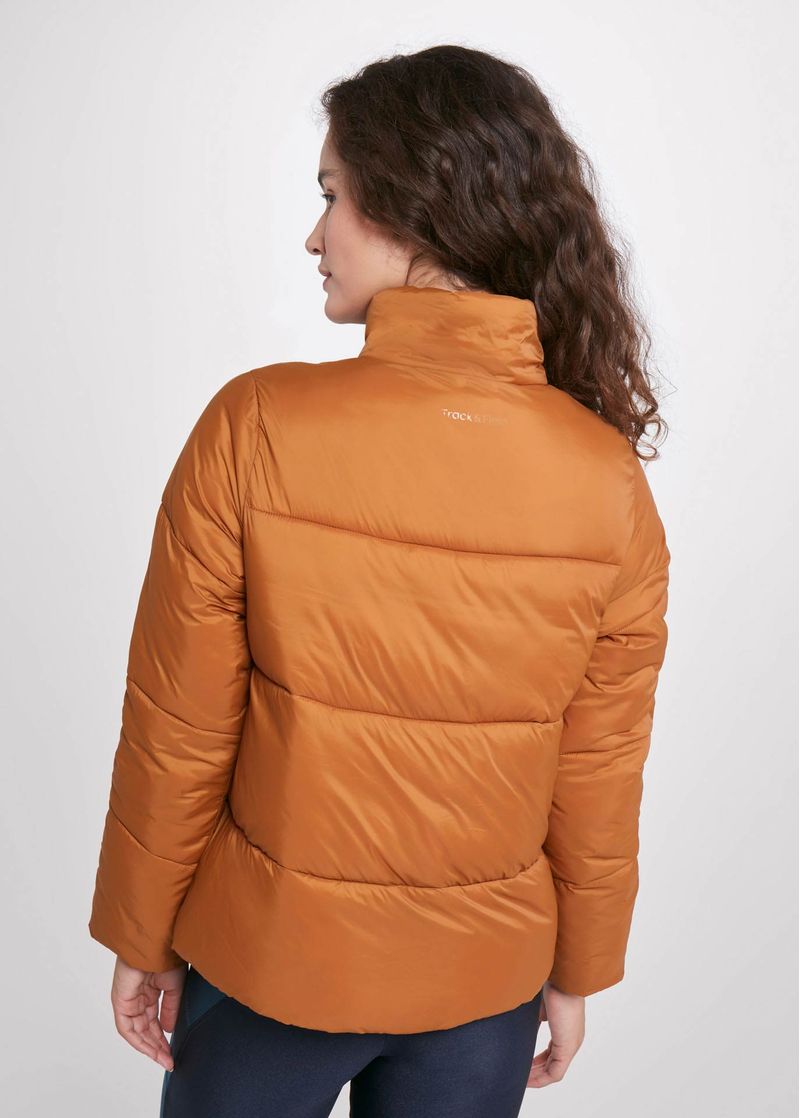 jaqueta-feminina-winter-trilha-caramelo-marrom-de-outono-e-inverno-ideal-para-seus-treinos-no-dia-frio-costas