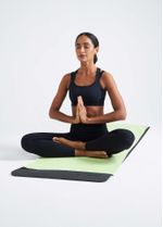 toalha_mat_yoga_neon_modelo_da_marca_track_field