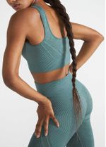 top_skin_seamless_yoga_botanica_002_TF090679_2470.jpg