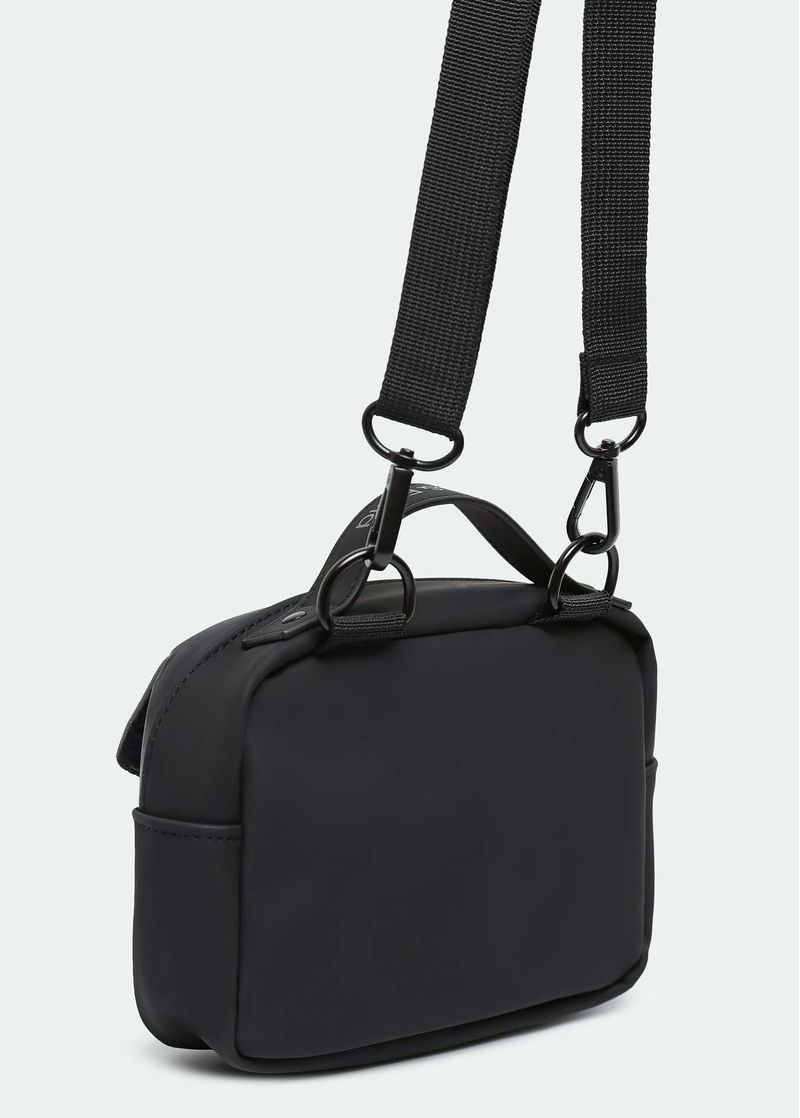 bolsa_cross_body_preta_unissex_002_TFA140064_0003.jpg