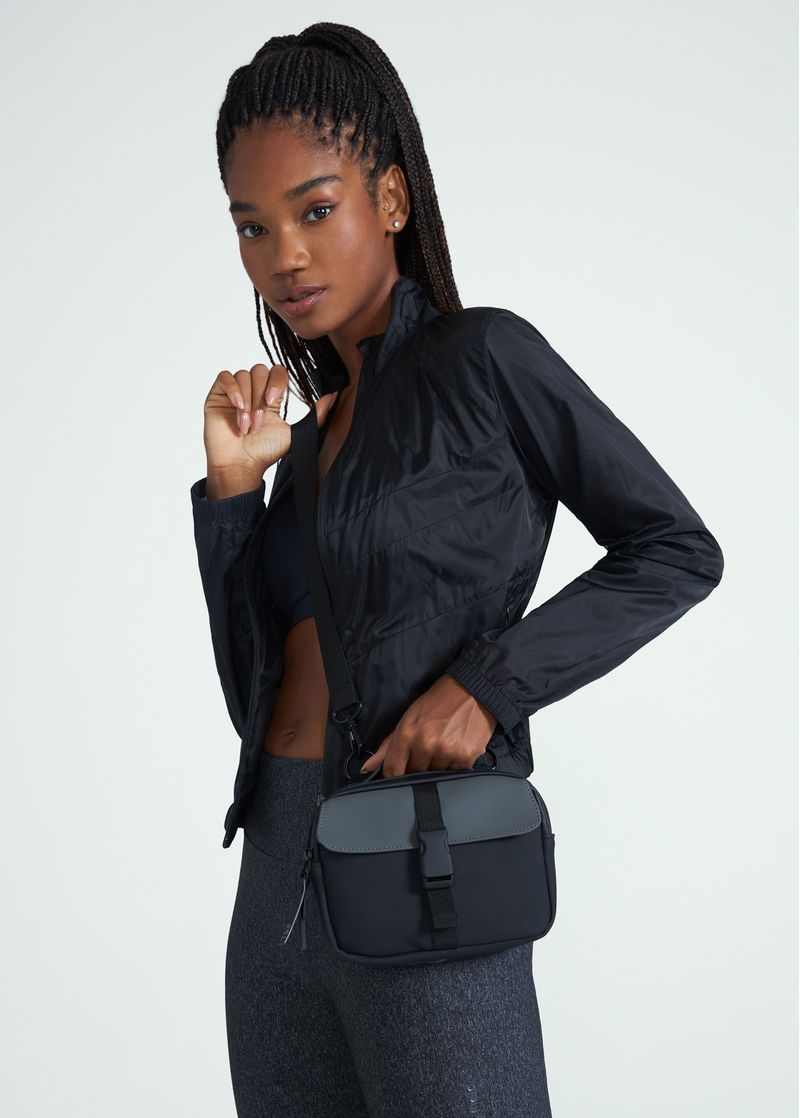 bolsa_cross_body_preta_unissex_006_TFA140064_0003.jpg