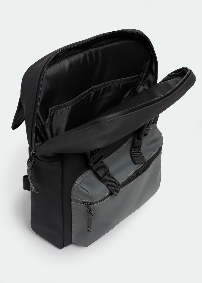 mochila_unissex_lifestyle_preta_com_bolsos_e_divisorias_004_TFA200035_0003.jpg