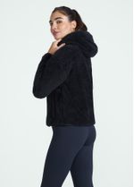 casaco_feminino_fleece_capuz_preto_002_TF170328_0003.jpg