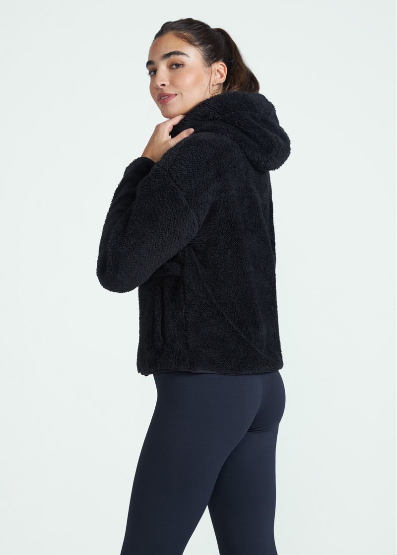 casaco_feminino_fleece_capuz_preto_002_TF170328_0003.jpg