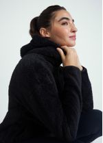 casaco_feminino_fleece_capuz_preto_005_TF170328_0003.jpg