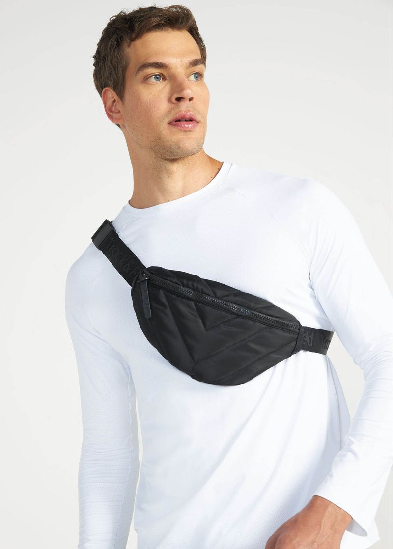 pochete_matelasse_preto_003_TFA440079_0003.jpg