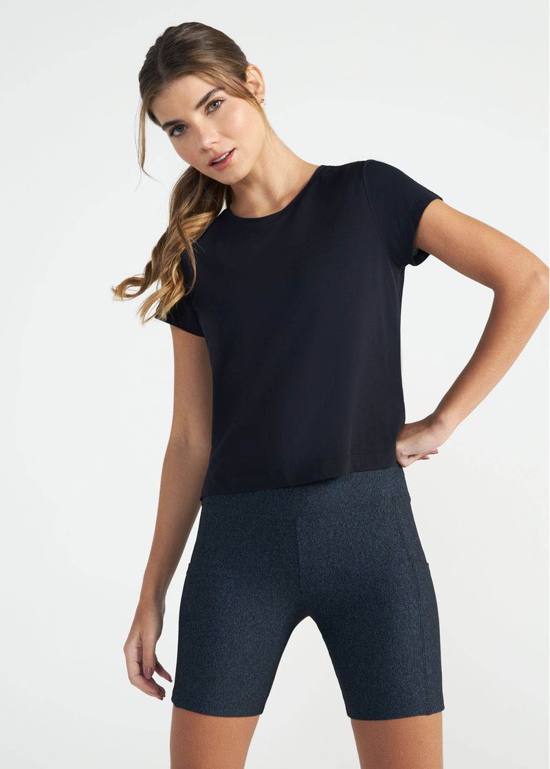 camiseta_feminina_run_preta_001_TF041167_0003.jpg