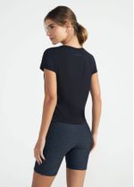 camiseta_feminina_run_preta_002_TF041167_0003.jpg