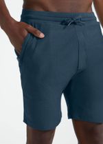 bermuda_masculina_recortada_comfy_azul_noturno_004_TF030186_0004.jpg