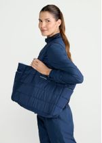 bolsa_puffer_azul_noturno_004_TFA140078_0004.jpeg