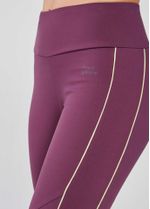 TF070708_2319_legging_feminina_slim_caminhos_astral_roxo_para_treinar_detalhe.jpg