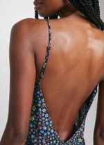 TF860230_2127_vestido_decote_flores_para_praia_detalhe.jpg