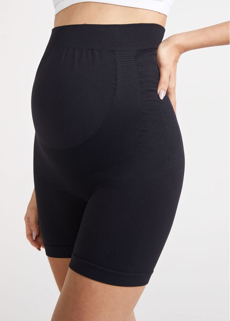 bermuda_feminina_slim_maternity_preto_004_TF080188_0003.jpg