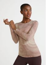 camiseta_feminina_manga_longa_estampada_vias_001_TF041022_2792.jpg