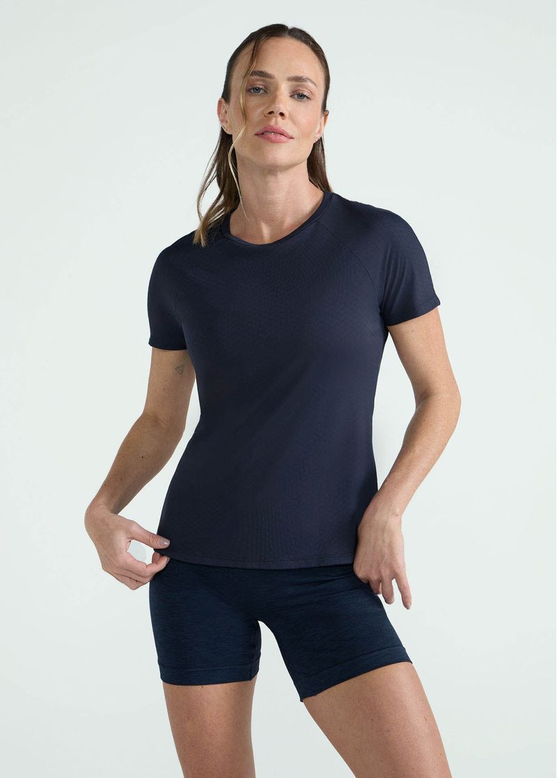 camiseta_feminina_outlast_preta_001_TF041063_0003.jpg