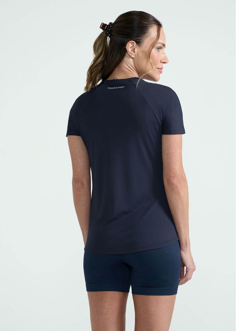 camiseta_feminina_outlast_preta_002_TF041063_0003.jpg