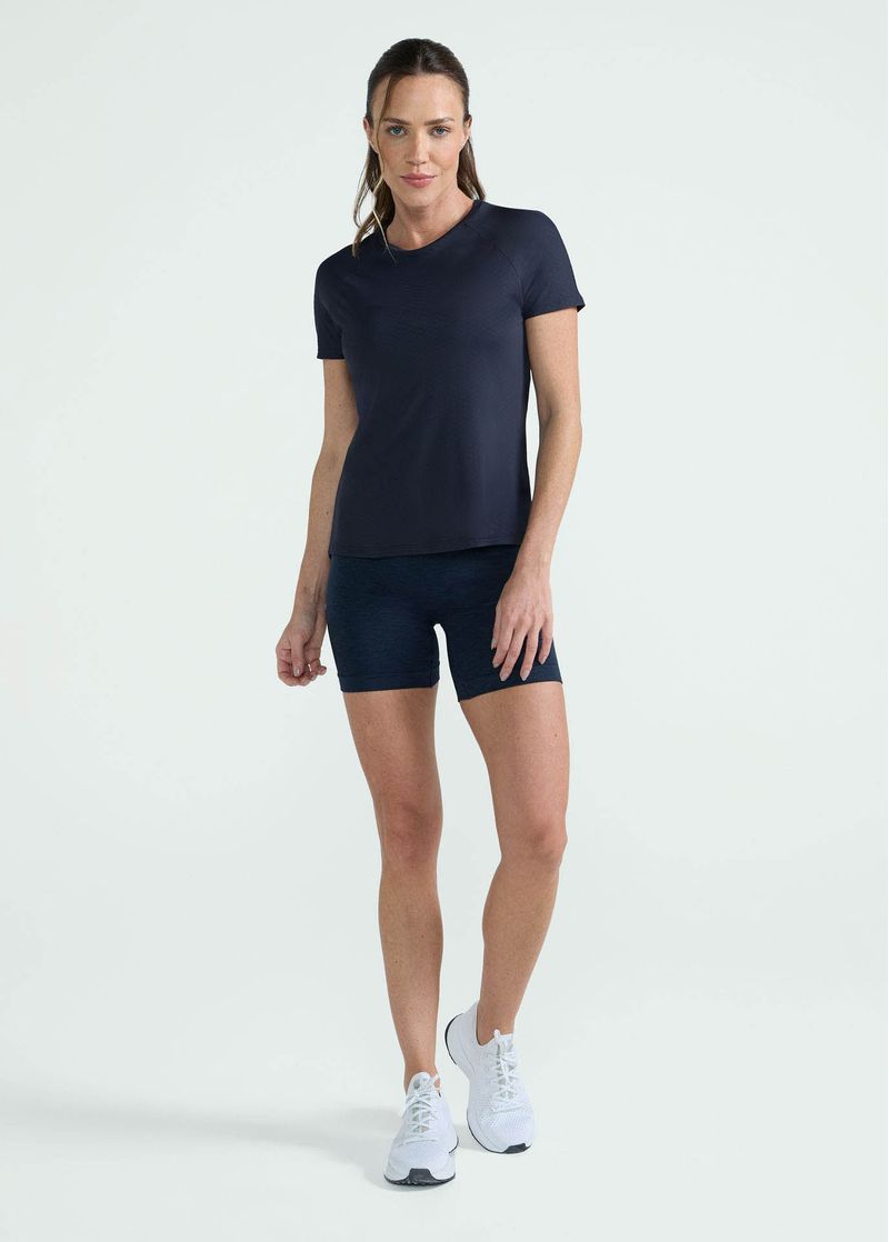 camiseta_feminina_outlast_preta_003_TF041063_0003.jpg