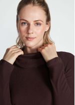 camiseta_feminina_manga_longa_gola_castanho_004_TF041023_2728.jpg